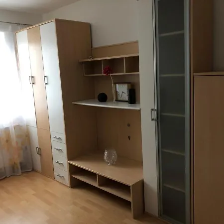Konnis 公寓 *